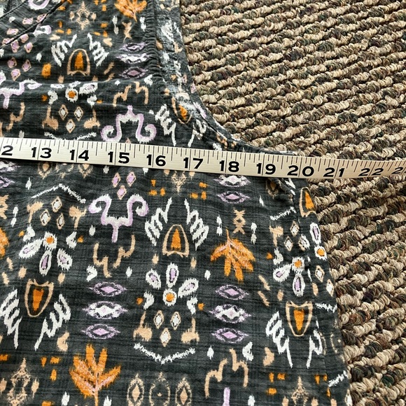 Sonoma women’s vneck sleeveless top size large like new - Picture 6 of 9